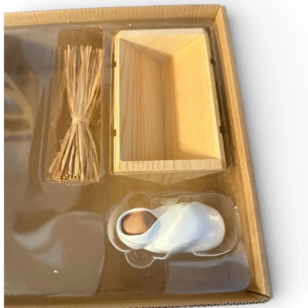 The Giving Manger Box Set Christmas Family Tradition Jesus Manger Book Straw